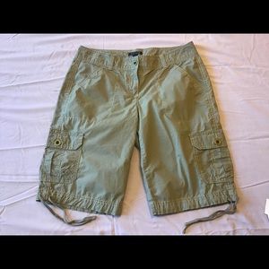Women’s Tommy Hilfiger’s Bermuda shorts size 10